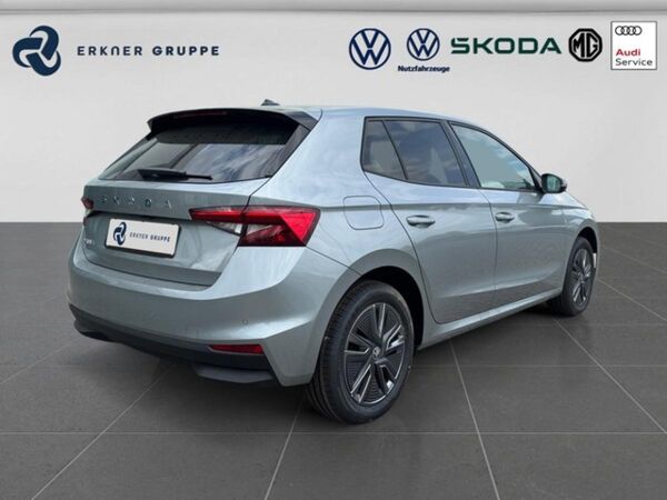 Skoda Fabia 1.0 TSI DSG Balance +AHK+ACC+GRA+NAVI+SHZ+PDC+RFK+ bild 4