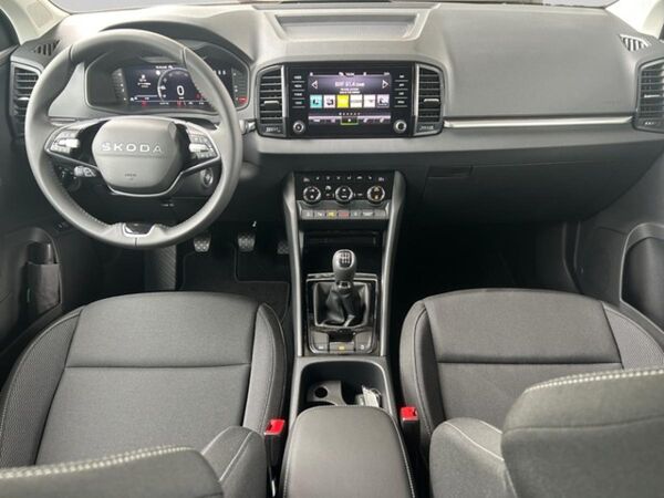 Skoda Karoq 2.0 TDI Tour +AHK+NAVI+SHZ+PDC+RFK+LED+GRA+ bild 3