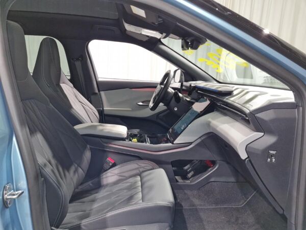 Ford Explorer Premium 🔋 BEV ⚡ 77kWh 💥 Arctic-Blue Met. ⚡ Fahrerassistenz-Paket💥  AHK schwenkbar ⚡ Panoramadach💥 bild 4