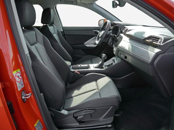 Audi Q3 Sportback 35 TDI S line LED*AHK*EPH*ACC bild 4