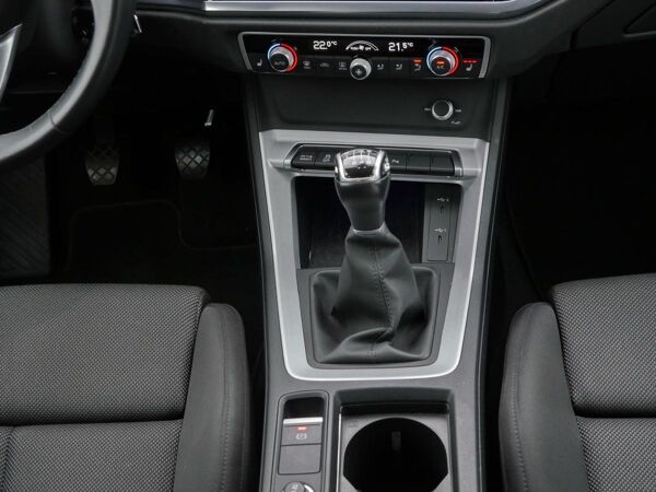 Audi Q3 Sportback 35 TDI S line AHK*RFK*LED*Sound bild 7