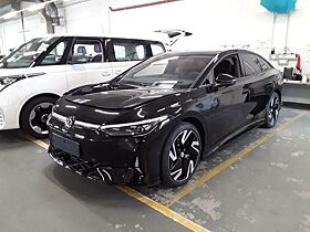 Volkswagen ID.7 GTX 4Mo. - Interieur und Exterieur Plus Paket + PANO / 8-fach Bereift