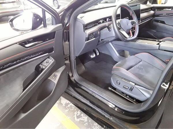 Volkswagen ID.7 GTX 4Mo. - Interieur und Exterieur Plus Paket + PANO / 8-fach Bereift bild 5