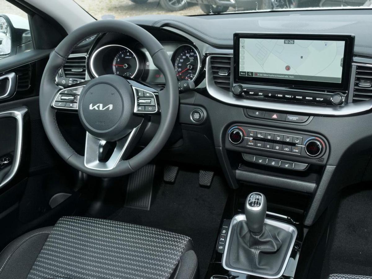 Kia Ceed 1.0T 100 ULTIMATE Navi Tempomat Sitzhzg PDC bild 3