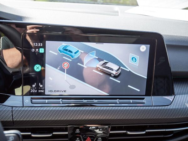 Volkswagen Golf VIII 1.5 eTSI R-Line SOFORT VERFÜGBAR bild 7