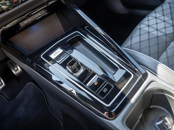 Volkswagen Golf VIII 1.5 eTSI R-Line SOFORT VERFÜGBAR bild 6