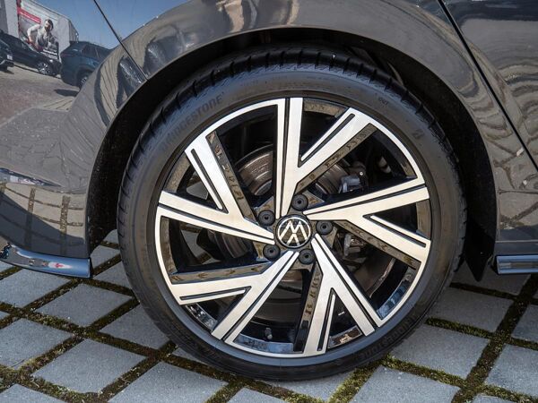 Volkswagen Golf VIII 1.5 eTSI R-Line SOFORT VERFÜGBAR bild 3