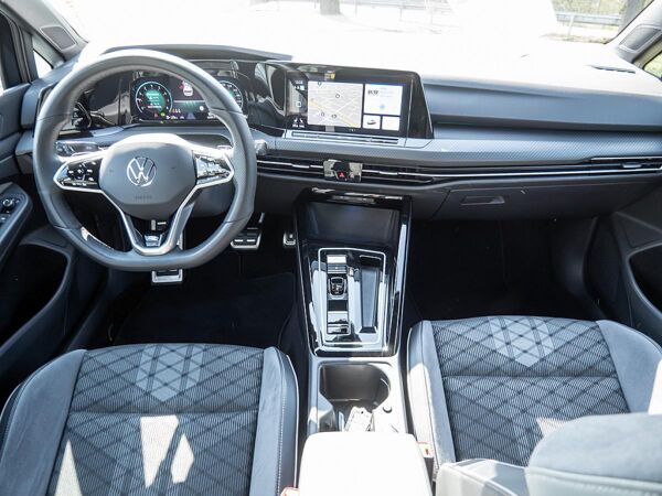 Volkswagen Golf VIII 1.5 eTSI R-Line SOFORT VERFÜGBAR bild 4