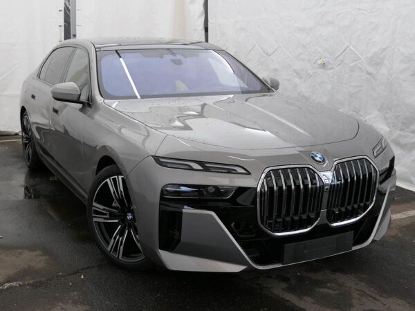 BMW 740 d xDrive Limousine M Sportpaket DAB RFK PDC bild 3