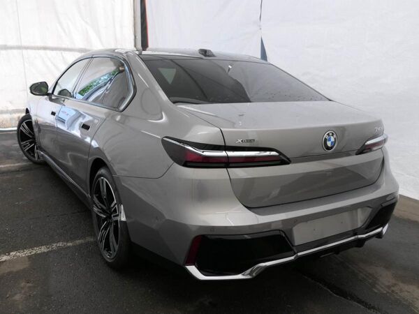 BMW 740 d xDrive Limousine M Sportpaket DAB RFK PDC bild 4