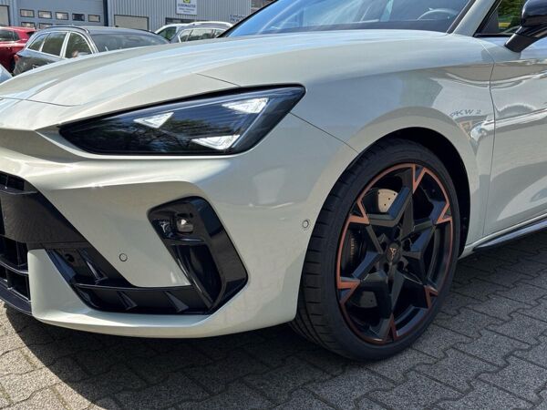 Cupra Leon SOFORT VERFÜGBAR PRIVATDEAL VZ300 SENNHEISER, PANO bild 6