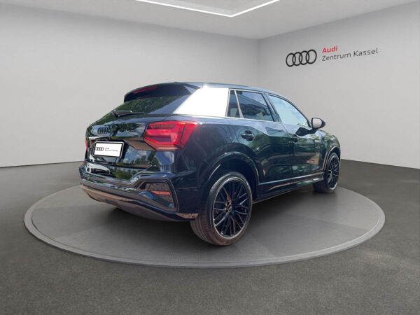 Audi Q2 S line Matrix LED CarPlay Leder RÜ 19" bild 5