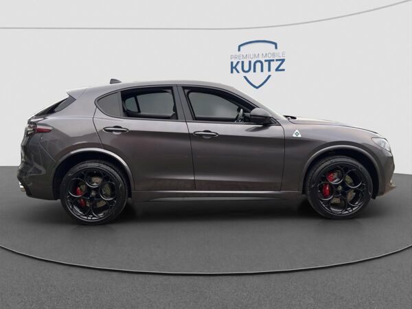 Alfa Romeo Stelvio Quadrifoglio 2.9 V6 SOFORT VERFÜGBAR bild 6