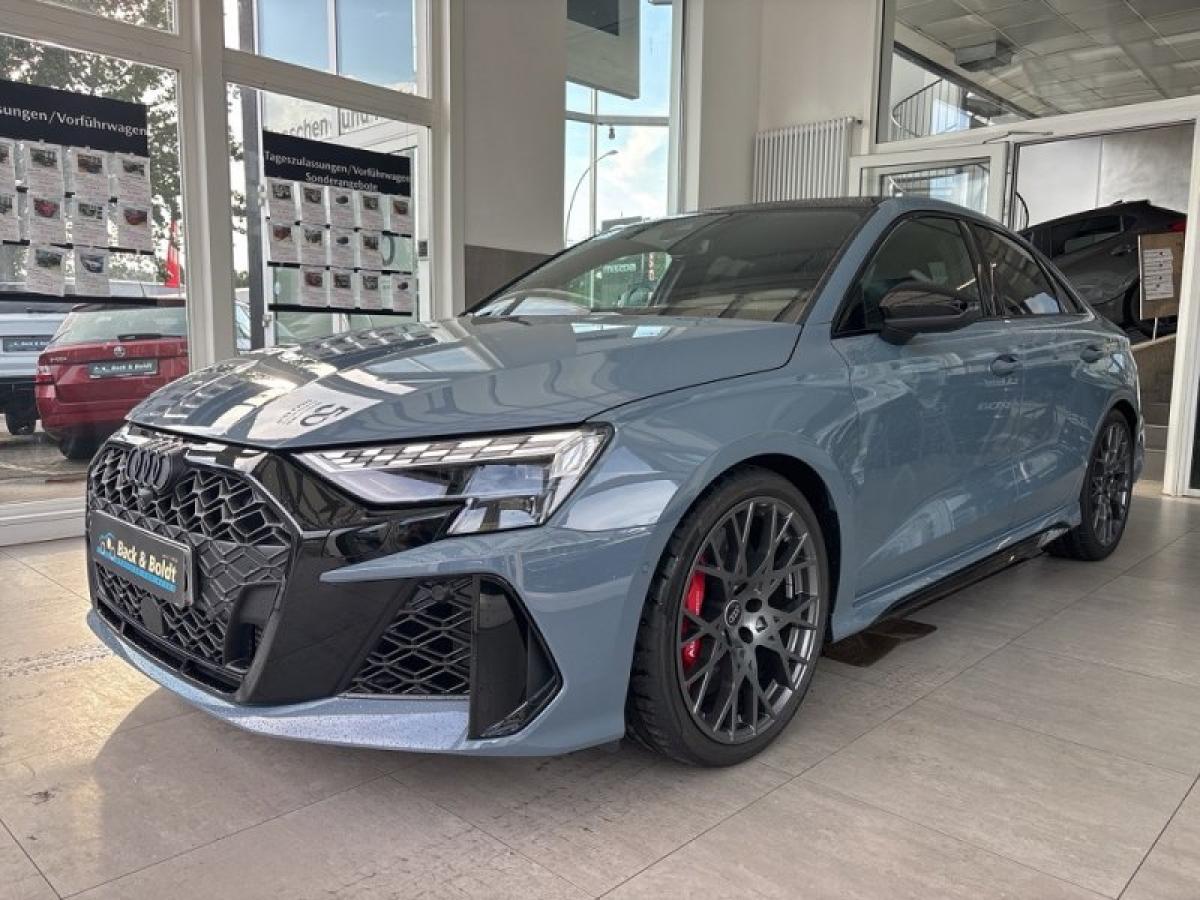 Audi RS3 LIMO 2.5I*KERAMIK,PANO,SPORT AGA,SPORT SITZE* bild 2