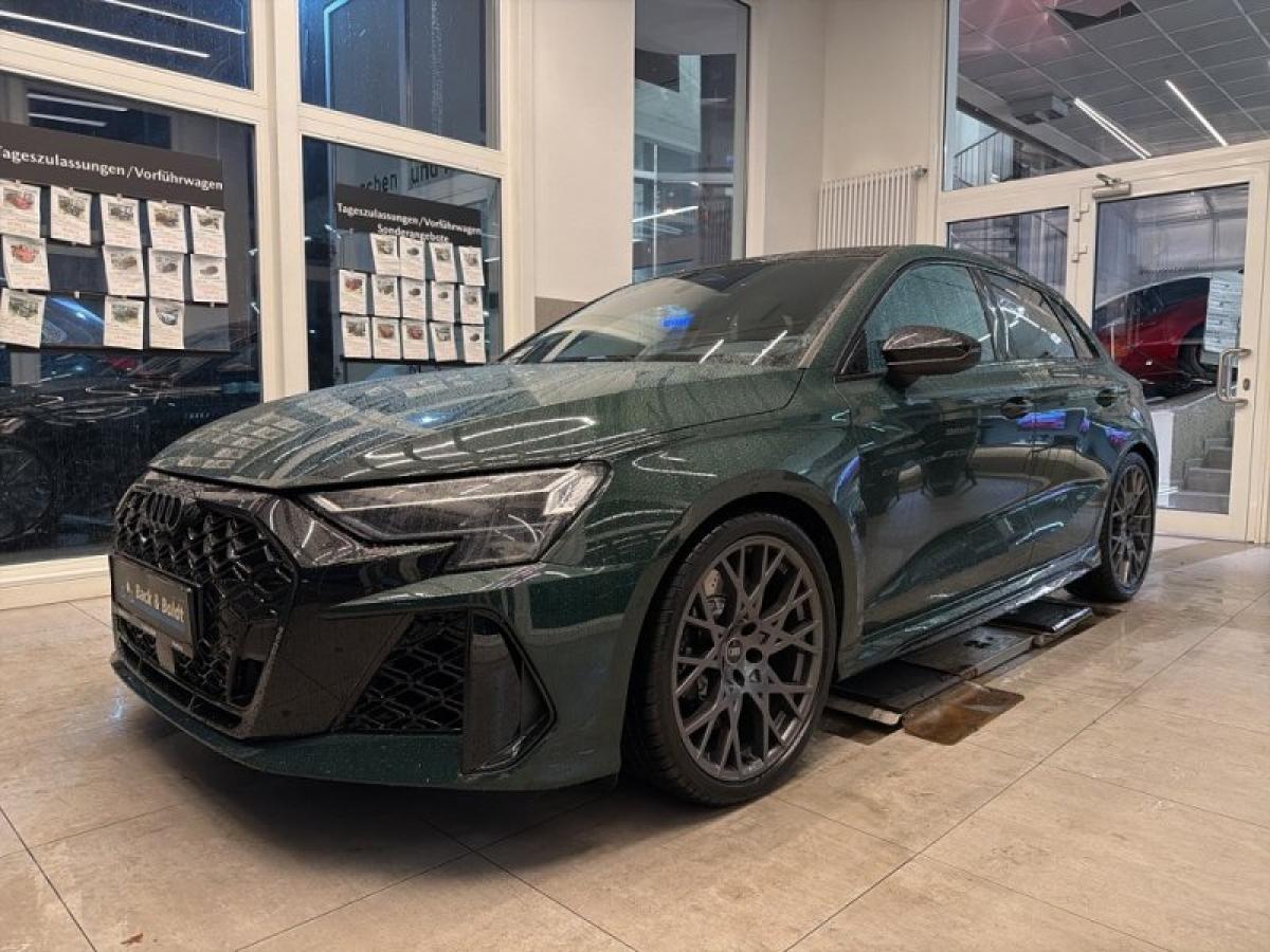 Audi RS3 2.5TFSI INDIVIDUAL+PANO+LEDER+SPORT-AGA bild 3