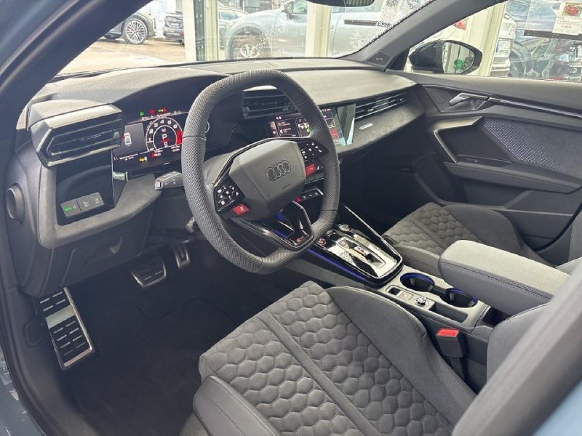Audi RS3 LIMO 2.5I*KERAMIK,PANO,SPORT AGA,SPORT SITZE* bild 6