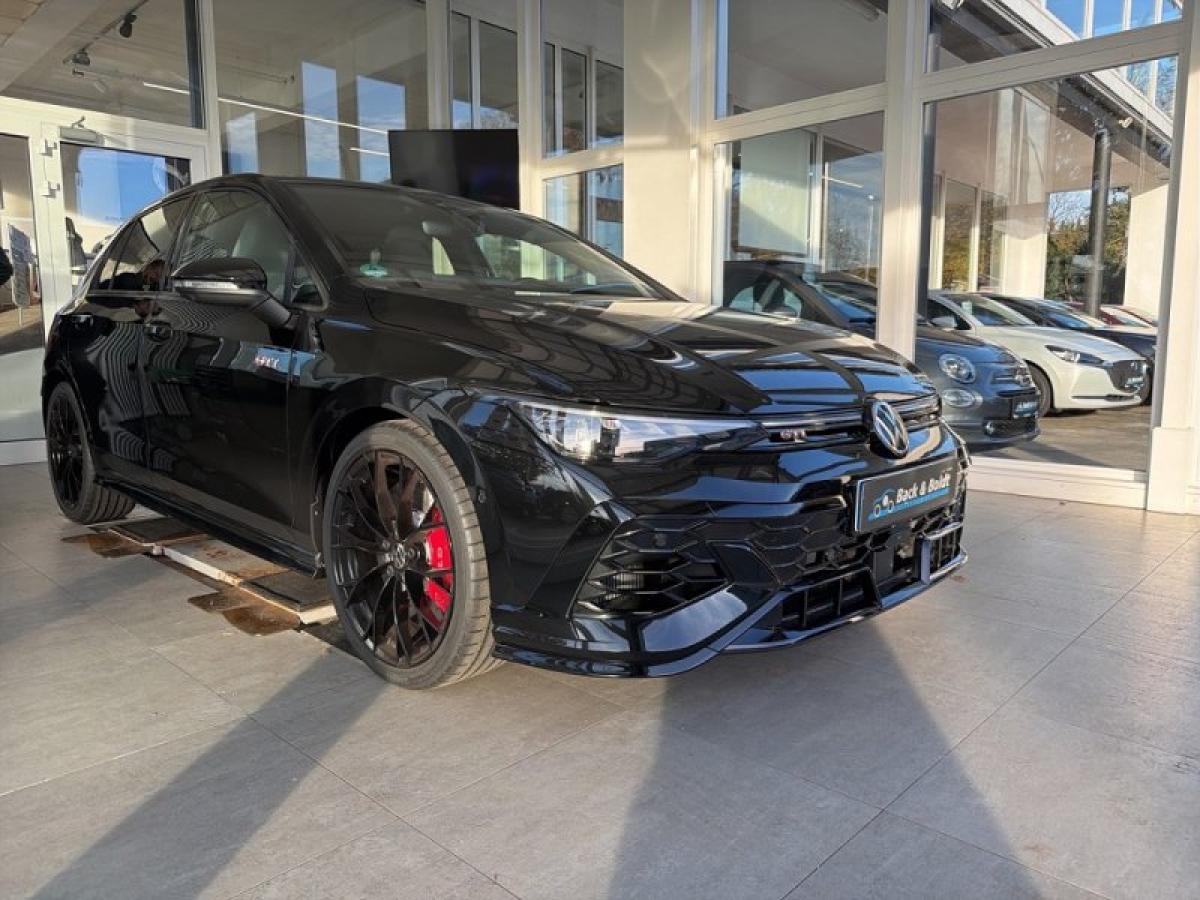Volkswagen Golf GOLF GTI CLUBSPORT PANO+H&K+AKRA+LEDER+DCC+BLACK bild 2