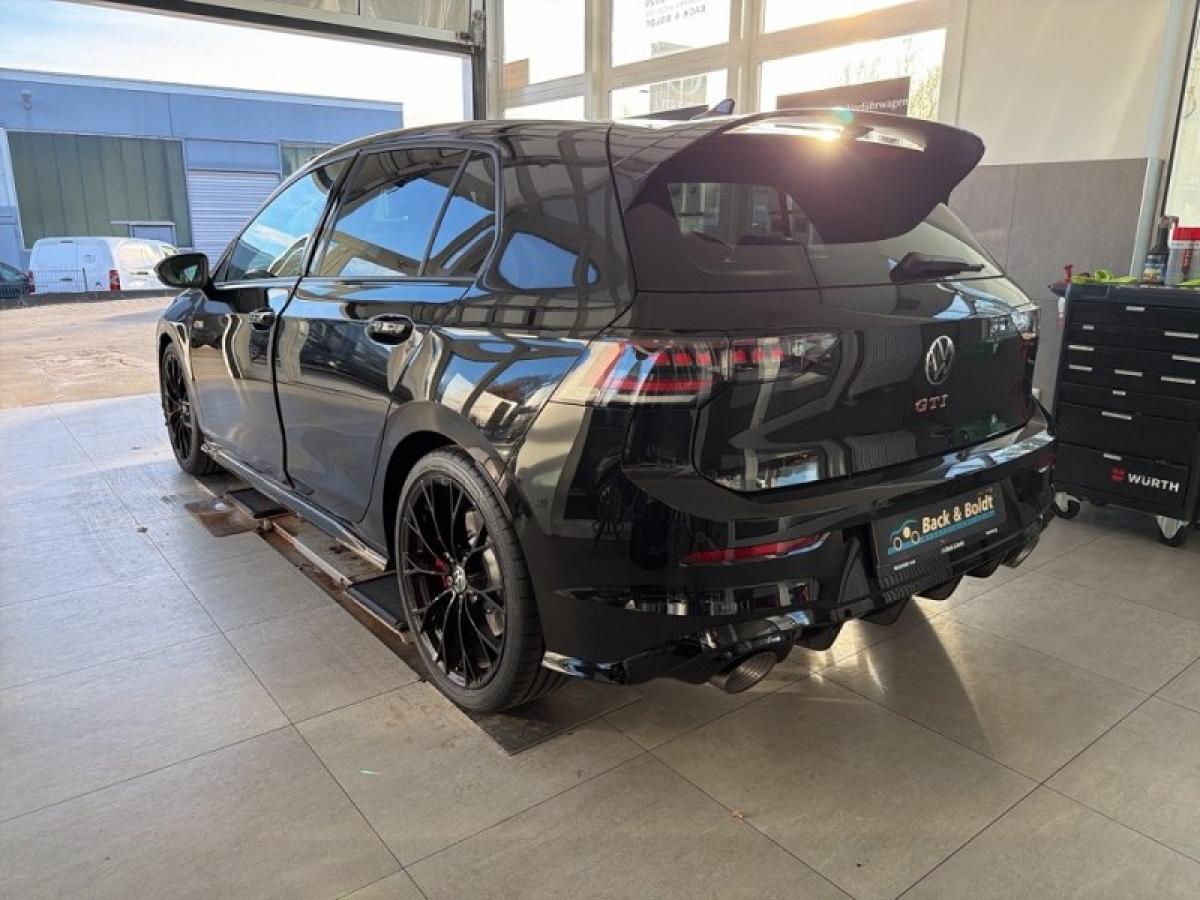 Volkswagen Golf GOLF GTI CLUBSPORT PANO+H&K+AKRA+LEDER+DCC+BLACK bild 4