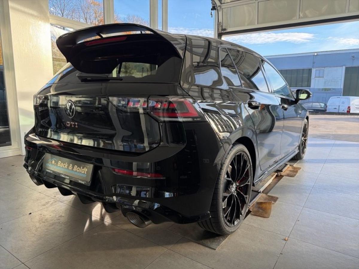 Volkswagen Golf GOLF GTI CLUBSPORT PANO+H&K+AKRA+LEDER+DCC+BLACK bild 5