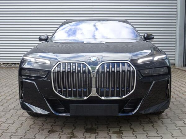 BMW 740 d *einmalige Chance*!! nur bei mind. 4 Fahrzeugen im Fuhrpark !!* bild 2
