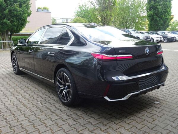 BMW 740 d *einmalige Chance*!! nur bei mind. 4 Fahrzeugen im Fuhrpark !!* bild 3