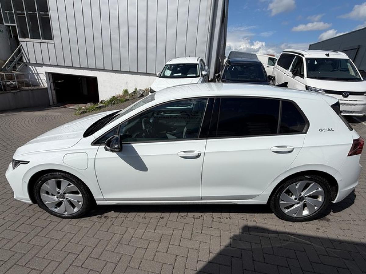 Volkswagen Golf VIII 1.5TSi eHybrid Goal R-Kamera ACC LED 17Zoll Sitzheiz. Parkpilot bild 3