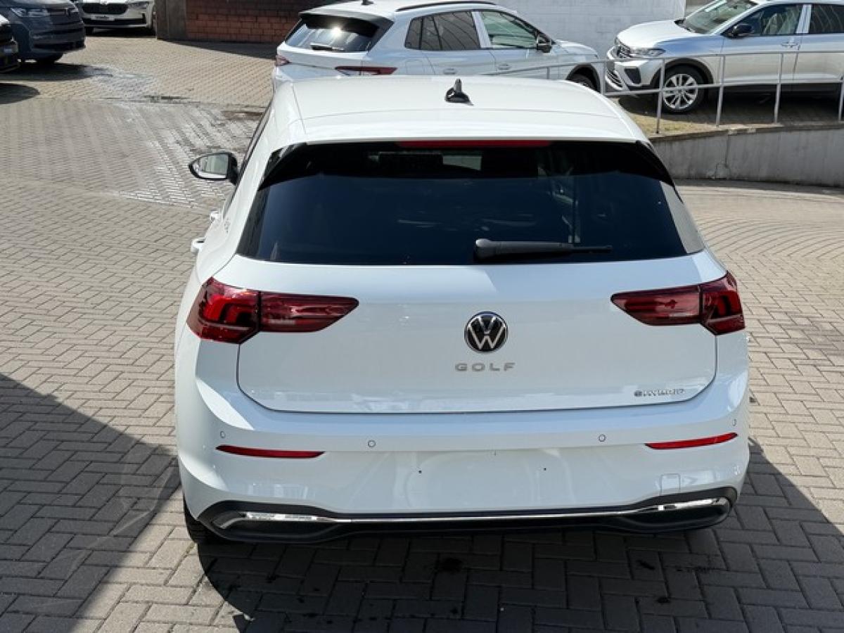 Volkswagen Golf VIII 1.5TSi eHybrid Goal R-Kamera ACC LED 17Zoll Sitzheiz. Parkpilot bild 7