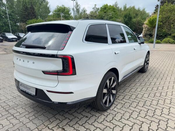 Volvo EX90 Twin Motor AWD PLUS EXECUTIVE EDITION - Inkl. Anhängerkupplung! - Sofort lieferbar bild 2