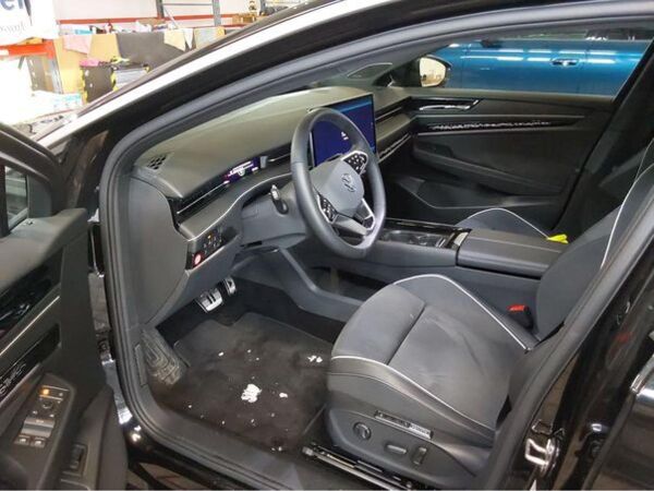 Volkswagen ID.7 Tourer Pro S - Black-Style - Interieur und Exterieur Plus Paket / inkl. 8-fach Bereifung bild 5