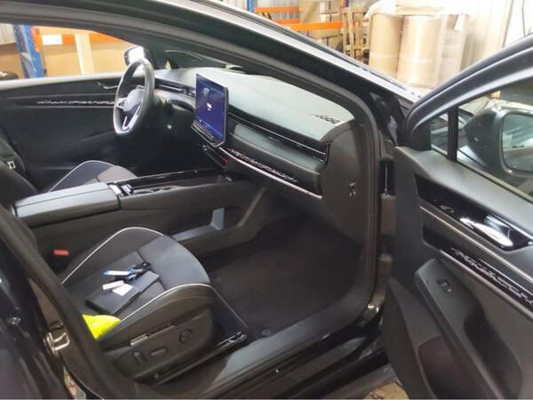 Volkswagen ID.7 Tourer Pro S - Black-Style - Interieur und Exterieur Plus Paket / inkl. 8-fach Bereifung bild 7
