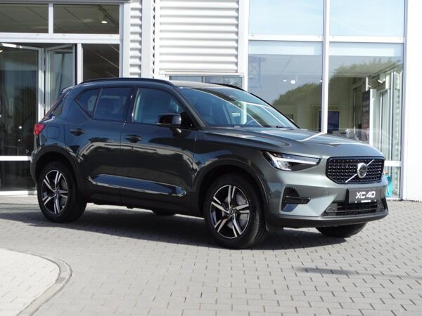 Volvo XC40 B3 Plus Dark bild 3