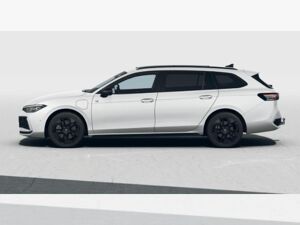 Volkswagen Passat R-Line BLACK STYLE 1.5 eHybrid 177 PS/115 PS *AHK*NAV*MATRIX*PANO*75.260€ bild 3