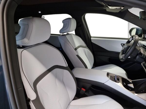 BMW iX3 50 xDrive M Sportpaket SOFORT VERFÜGBAR H&K ACC AHK Shz bild 6