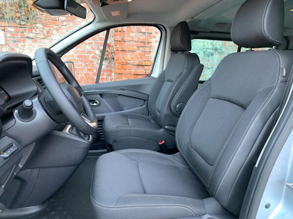 Renault Trafic Grand COMB BLUE dCi 150 EDC EVOLUTION bild 3