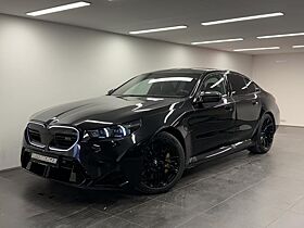 BMW M5 Limousine 0,5% Versteuerung Ultimate Package Carbon Bremse BMW M5 Limousine 0,5% Versteuerung Ultimate Package Carbon Bremse