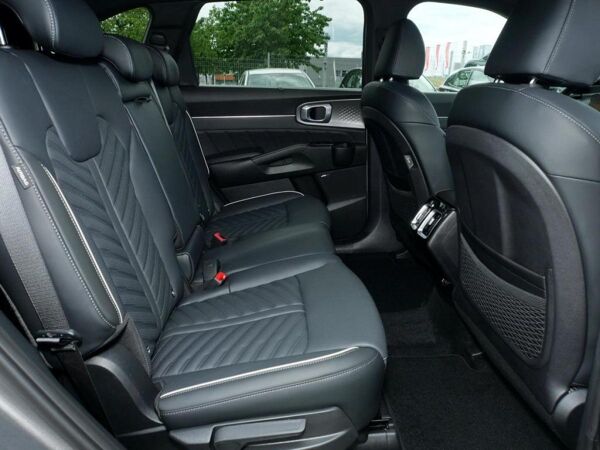 Kia Sorento 2.2D AWD DCT8 PLATINUM 7S NAPPA PREMIUM bild 5