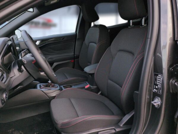 Ford Focus ST-Line Sportpaket bild 4