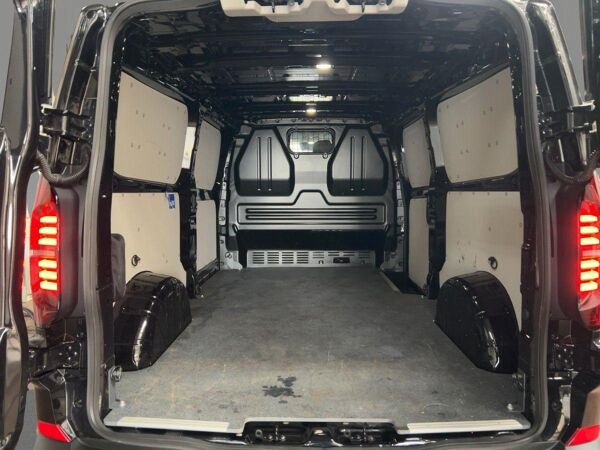 Volkswagen Transporter Kasten 2.0 TDI LR AHK Kamera Klima bild 6