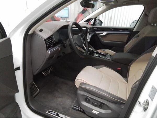 Volkswagen Touareg 3.0 TDI R-LINE AHK STANDHEIZUNG PANO WINTERREIFEN NP 124.905.-€ bild 7