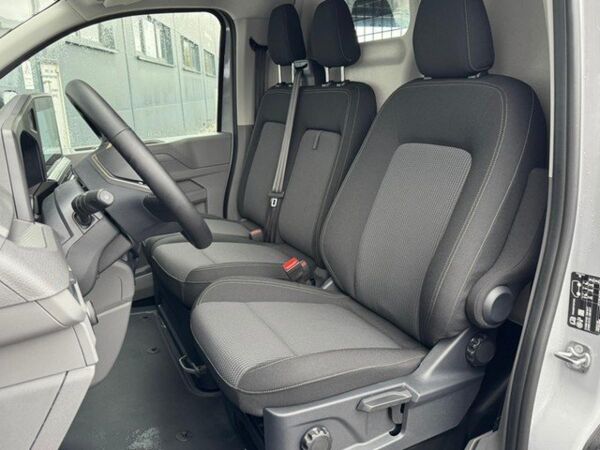 Volkswagen Transporter Kasten 2.0 TDI KR NAVI AHK 5-J-GAR KLIMA KAMERA HOLZBODEN bild 6