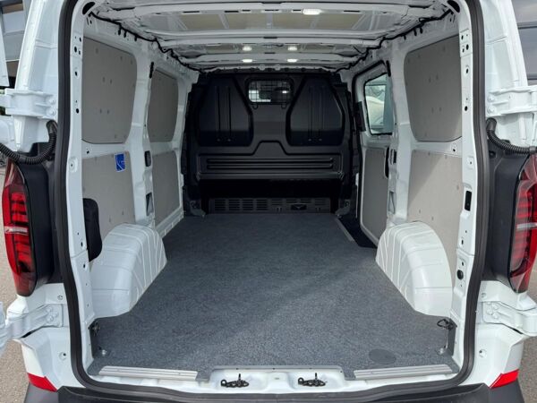 Volkswagen Transporter Kasten 2.0 TDI LR IQ.LIGHT NAVI 5-J-GAR. AHK SHZ KAMERA KLIMA bild 7