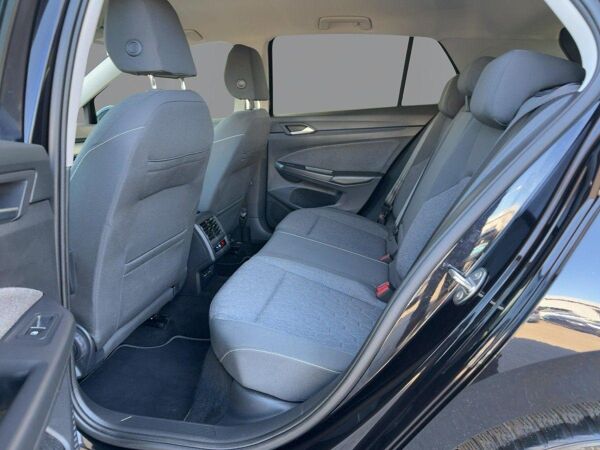 Volkswagen Golf VIII 1.5 eTSI Move DSG AppConnect Rückfahrkamera bild 7