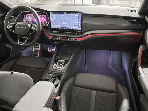 Skoda Octavia Combi RS 2.0 TSI 7-Gang-DSG bild 6
