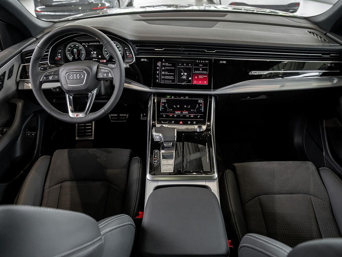 Audi Q8 S line business TFSI e 290kW Matrix Pano AHK B&O 0,5% bild 6