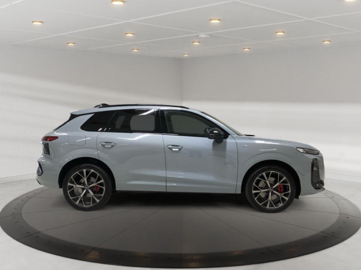 Audi Q3 SUV, quattro, Tech Pro, Head up, Pano, Matrix, el. Sitze bild 3