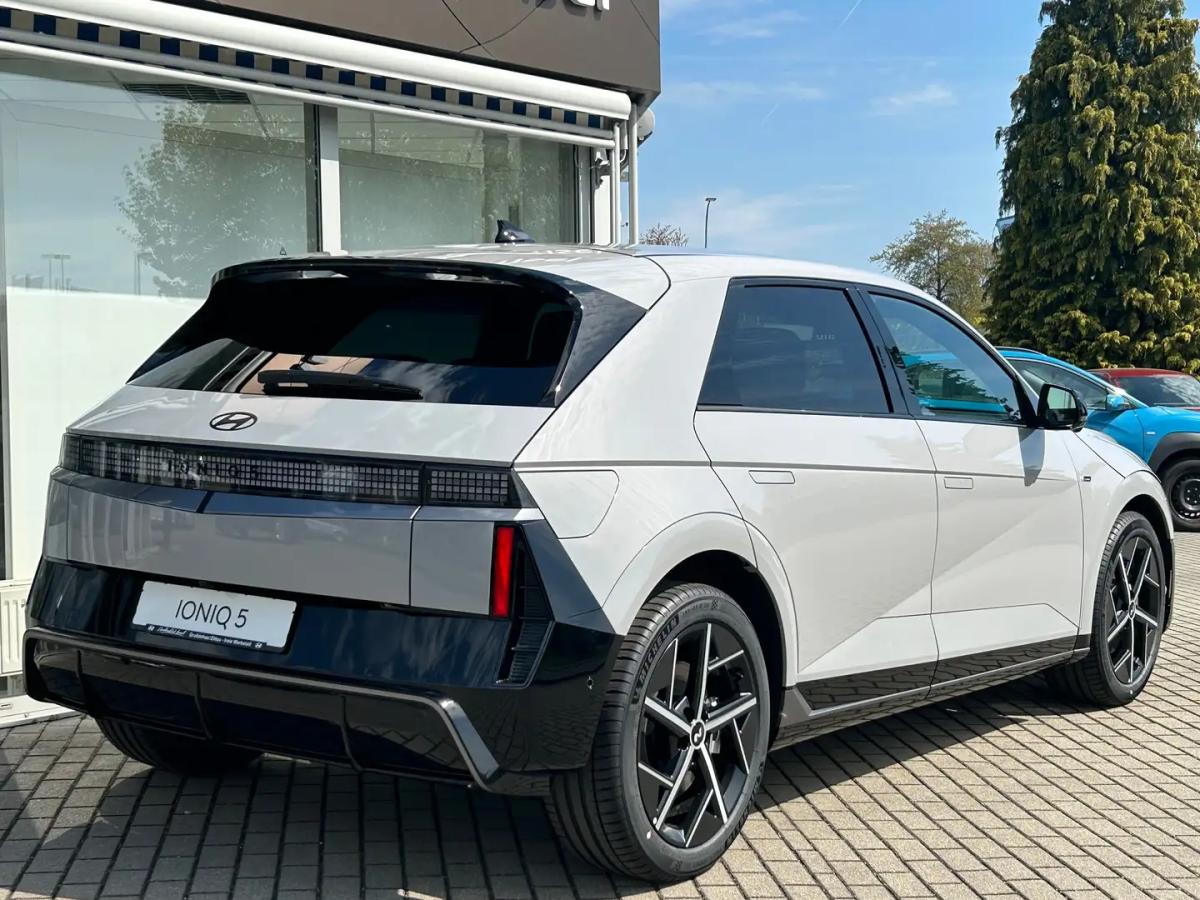 Hyundai IONIQ 5 84 kWh N-Line Matrix-LED Park-Paket Wärmepumpe bild 4