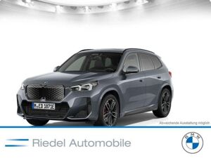BMW iX1 xDrive30 Navi Tempom.aktiv Panoramadach Bluetooth PDC bild 1