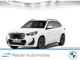 BMW iX1 xDrive30 M Sportpaket Head-Up AHK Sportsitze BMW iX1 xDrive30 M Sportpaket Head-Up AHK Sportsitze