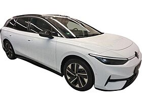 Volkswagen ID.7 Tourer Pro S - Interieur Plus Paket und Exterieur Plus Paket + PANO / 8-fach Bereift