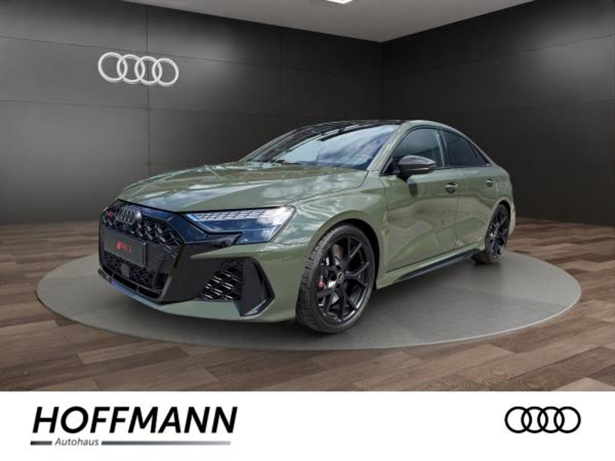 Audi RS3 Limousine / Schwarzoliv Uni exclusive / SCHALENSITZE / PANO / MATRIX / HUD / SONOS / SPORTABGAS / 28 bild